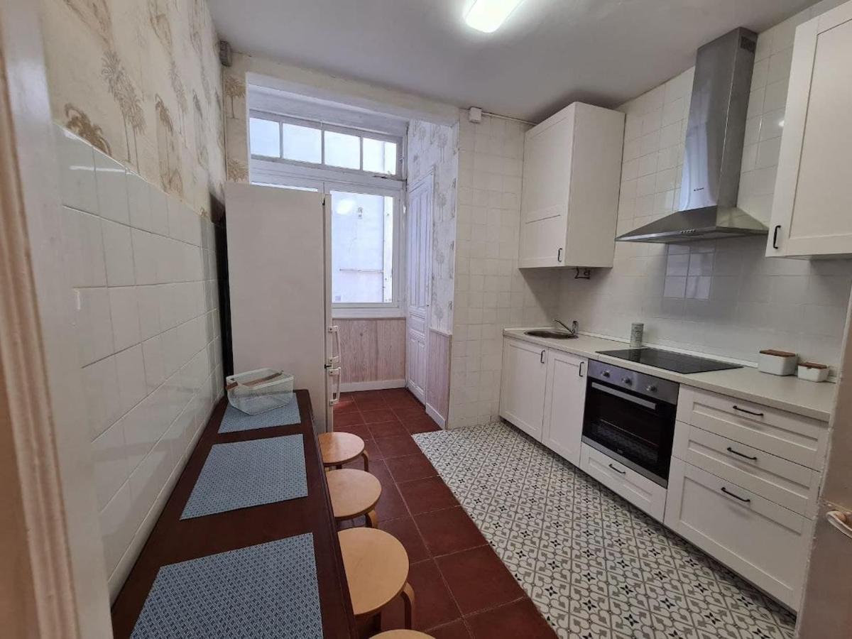 122A - Emblematica Vivienda En Playa San Lorenzo Хихон Экстерьер фото